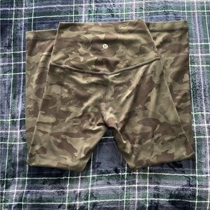 Lululemon camo Wunder Under leggings-size 2